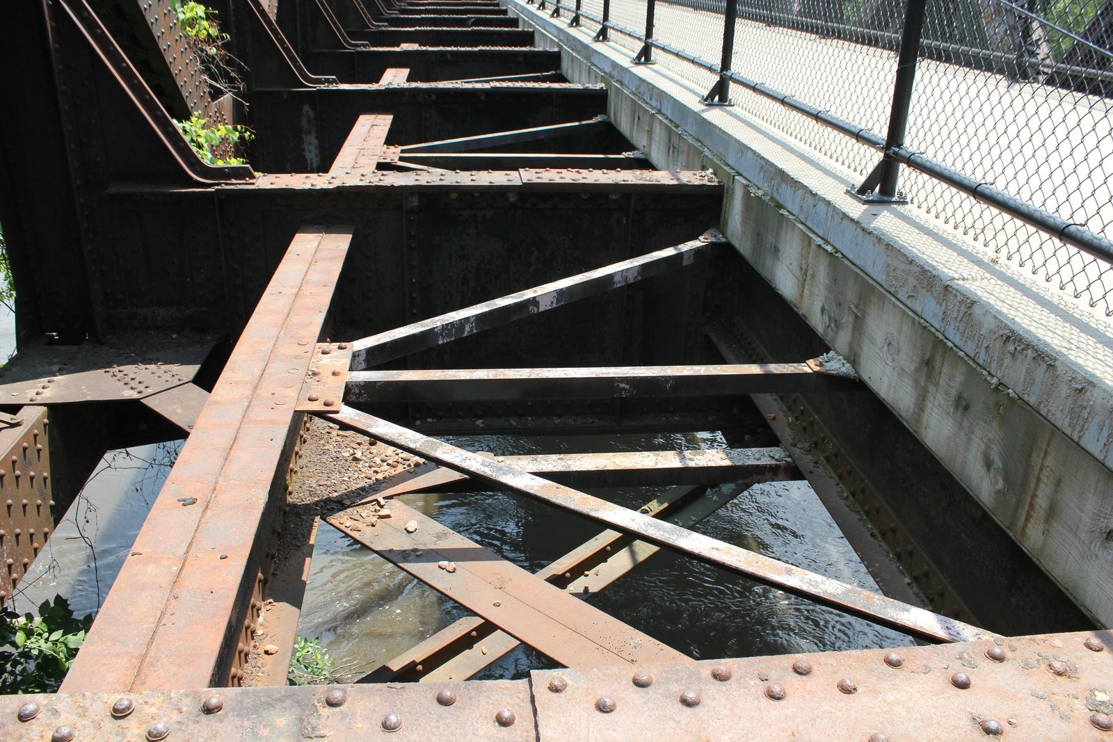 Floor details of truss